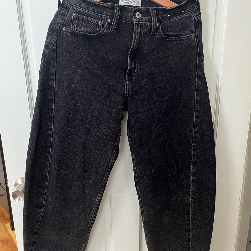 Abercrombie & Fitch mid-rise barrel jeans size 26 short